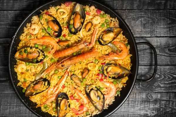 paella chef à domicile, traiteur meribel, condireu